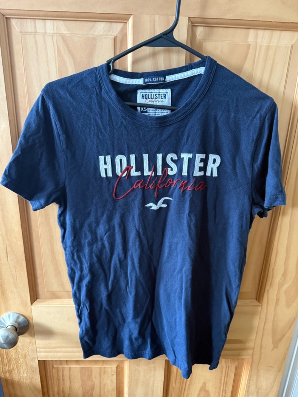 Like New, Men’s Size XS Hollister T-Shirt